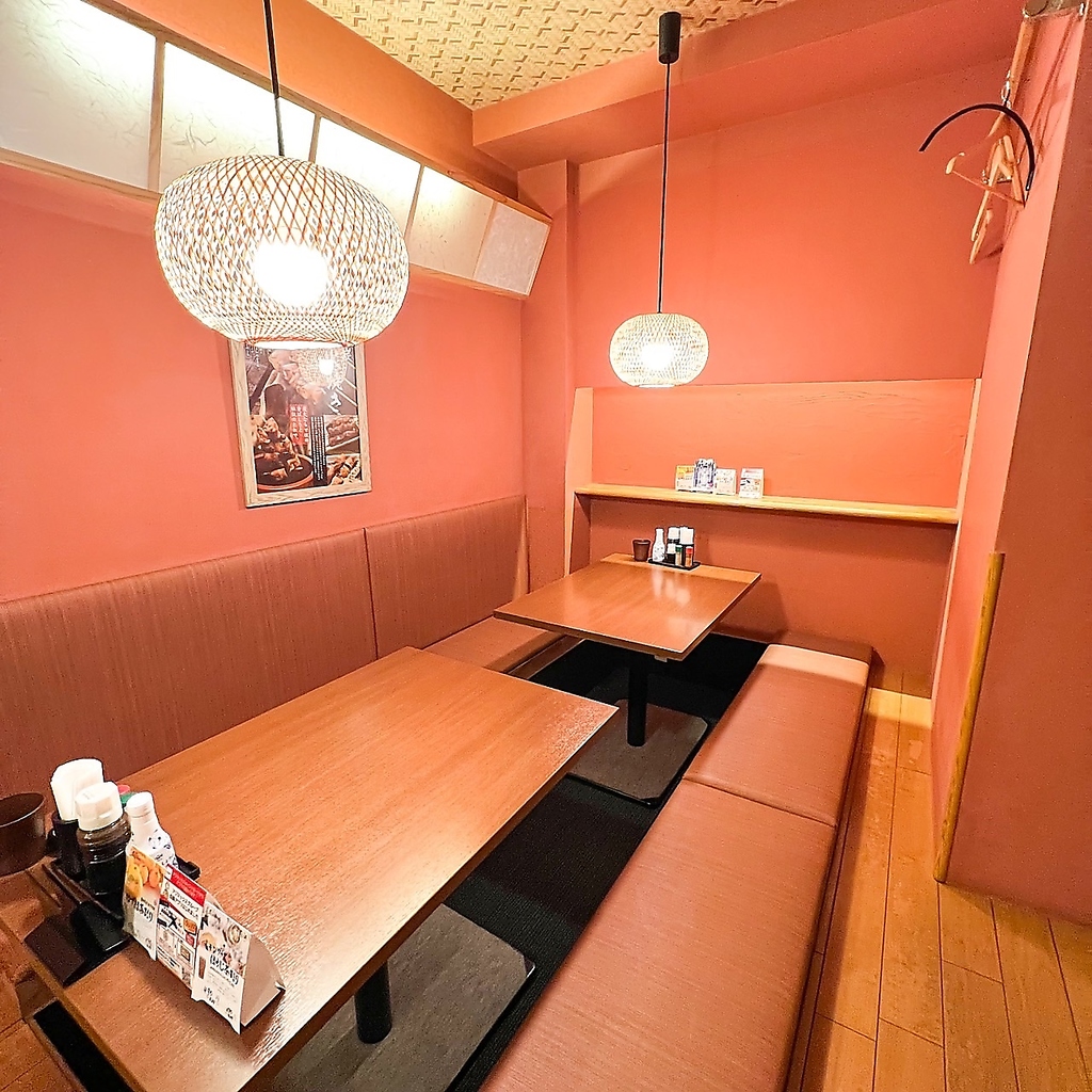 ゆっくりお寛ぎいただける掘りごたつタイプのお席もご用意しております、各種ご宴会にオススメです★