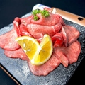 料理メニュー写真&nbsp;和牛タン溶岩焼き