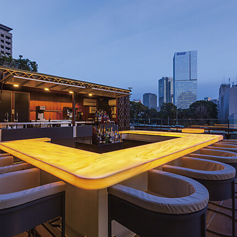 xW~eXEW I䒬 BENJAMIN TERRACE LOUNGE