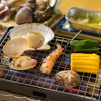 目の前で焼き上げる浜焼きスタイル♪