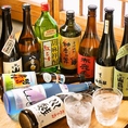 【豊富な飲み物】鍋や蕎麦、炉端焼きにピッタリ♪全国より厳選の日本酒をご用意。約30種類を常備しており、週替わりや月替わりで種類が変わります。時には、季節酒や稀少な一杯に出会えることも。