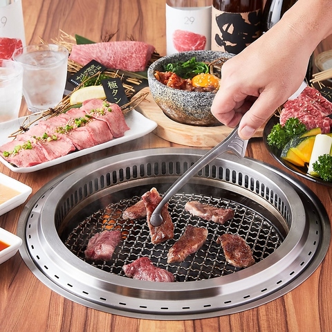 温もり溢れる和の空間で、心ゆくまでドリンクと「常陸牛」の焼肉をお楽しみください。
