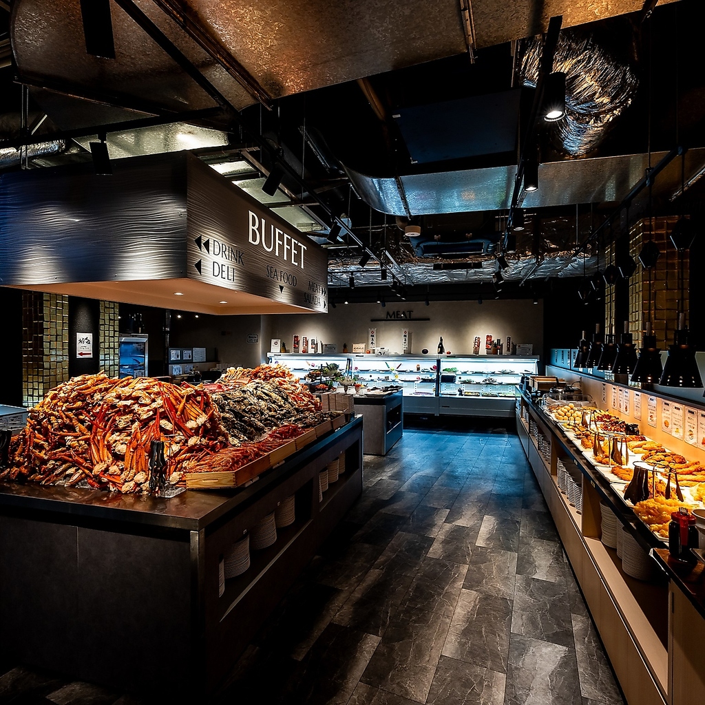 ＜日本最大級＞タラバ蟹含む150種超の料理が並ぶ焼肉＆和洋中ブッフェを贅沢にご堪能♪