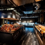 ＜日本最大級＞タラバ蟹含む150種超の料理が並ぶ焼肉＆和洋中ブッフェを贅沢にご堪能♪