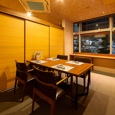 【テーブル個室/2~4名様】テーブルの個室席です。個室接待など宴会ではないが落ち着いたお席でお食事をしたいという方へ人気のお席です。