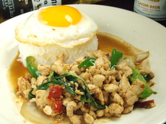 ★　ガパオラーカオカイダオ【鶏肉のバジル炒めと目玉焼き付ご飯】