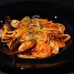 思わず共有したくなるカワイイポップな空間で、女子ウケ抜群のお料理とドリンクをお楽しみください♪