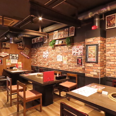 お子様連れでも安心な居心地の良い空間です。家族みんなで美味しい料理を楽しむことができ、リラックスした雰囲気の中で楽しいひとときをお過ごしいただけます。思い出に残る時間をお楽しみください。