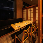 完全個室・半個室を完備。接待や会食、デートなど様々なシーンでゆったりお過ごしいただけます。