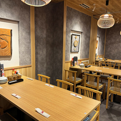 6～18名様向けの個室はご家族や気の合うお仲間との中規模宴会にぴったりです