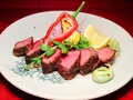 料理メニュー写真 米沢牛のレアステーキ