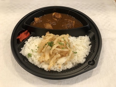 季節限定　スモークチキン激辛煮込みカレー