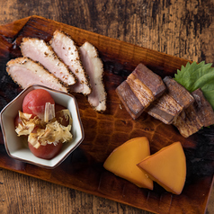 4種のおつまみプレート