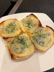 ひとくちシラスピザ