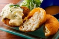 料理メニュー写真&nbsp;蟹クリームコロッケたっぷりタルタルソース※1個の料金です