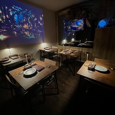 各種宴会・女子会など様々なシーンにご利用いただけるテーブル席