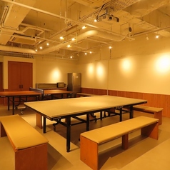 地下には広々したパーティルーム。最大25名様までご利用可能。パーティー会場としてのご利用に最適です。プロジェクターのご利用も可能です◎お気軽にお問い合わせください♪