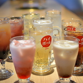 食べ放題の他にも、飲み放題のメニューもご用意しております。プレミアム飲み放題コースは1280円でご用意しております。ビールはもちろんサワーやカクテル、果実酒、ハイボール、ワイン、マッコリなど様々な種類のお酒をご用意しております。