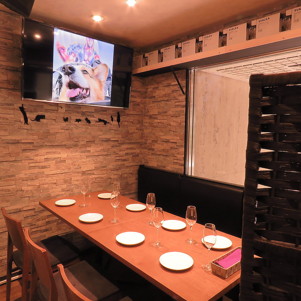 【新宿三丁目駅徒歩5分】自慢のヤクルトサワーで野球観戦とゆったりとした席は２名様でもご予約可能