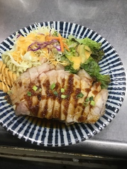 じっくり低温調理した、豚ロース肉のローストポーク　先