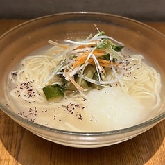 山形出汁の冷やしすだちラーメンの写真