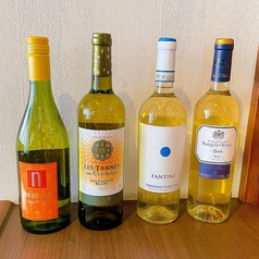 【パスタや魚料理には白ワイン】