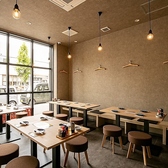 テーブル席はレイアウト変更可能です！最大14名様までは宴会でのご利用も可能です