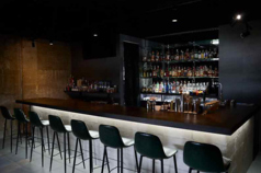 1名様からご利用可能なカウンター席落ち着いた空間とこだわりの演出を組み合わせ、心に残る時間をご提供いたします
