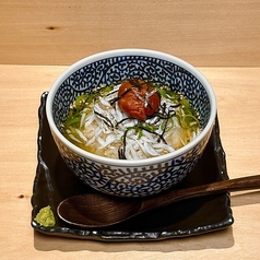 釜揚げしらすと梅茶漬け