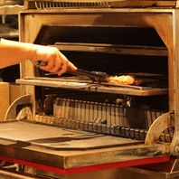 食通を唸らせたシェフが腕を振るう！自慢のオーブン料理