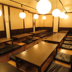 ごま鯖と博多白味噌もつ鍋　博多魚市　博多駅前店の雰囲気1