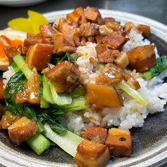 【午後への活力!ボリューム満点の大満足ランチ】