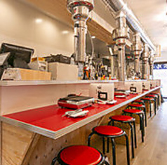 1Fカウンター席　おひとり様でも楽しめる席です。