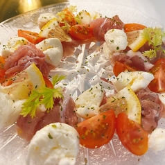 生ハムのカプレーゼ