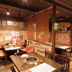 家族の誕生日を祝う特別な日、飛騨牛ホルモンとサプライズケーキで心に残る思い出を一緒に作りましょう。温かい雰囲気の中で、特別なひとときを心ゆくまでお楽しみください。大切な時間を共有しましょう。