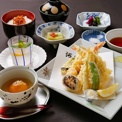 多数の定食もご用意!!33階でゆっくりランチはいかが