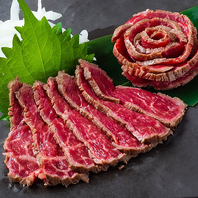 極上の旨み広がる和牛炙り刺し