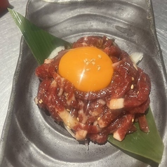 馬霜降りユッケ