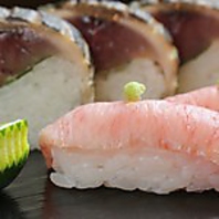 名物【極厚さば棒寿司】は頬緩む、とろける美味しさ