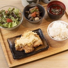 お昼にピッタリのランチを14時まで提供中！