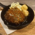 料理メニュー写真&nbsp;熱々！鉄板ハンバーグ　(マッシュポテト付)