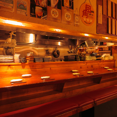 落ち着いたカウンター席♪お一人様でも安心してご利用ください☆