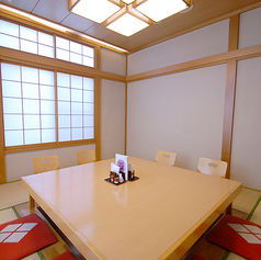 【掘りごたつ席】