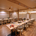 会社の懇親会や大規模なパーティー、公式な集まりの場などに最適。他のお客様を気にせず、一体感のある時間をお過ごしいただけます。当店自慢の料理とともに、記憶に残るひとときをご堪能ください。
