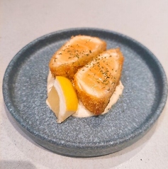 サーモンレアカツ 自家製タルタルソース