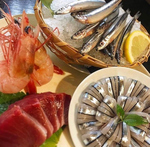 鹿児島を満喫したい夜に…。さつま揚げ、きびなご、黒豚、黒毛和牛、地鶏を堪能。