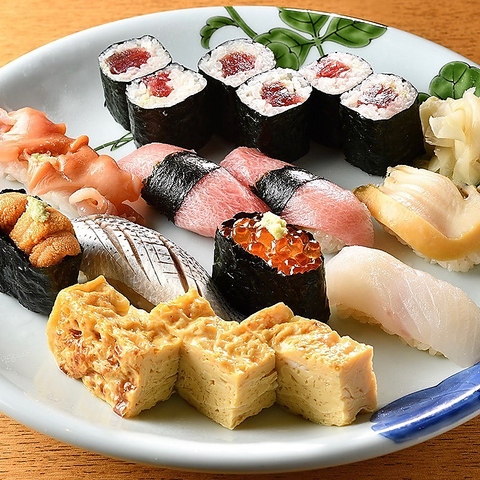 職人歴55年の大将が毎日豊洲で仕入れた新鮮な魚で握る赤須を使った江戸前寿司