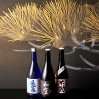 自慢のオリジナル日本酒と厳選地酒の数々