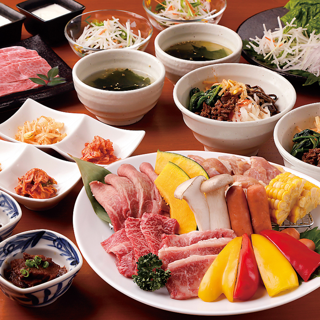 厳選したA5、A4等級のお肉をご賞味ください。多数のコースもご用意しております♪