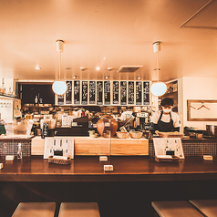 目の前で調理風景をご覧いただけるライブ感満点の特等席です！